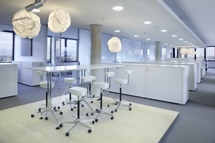 HSE Verwaltung Büro meeting_ruby³ architekten